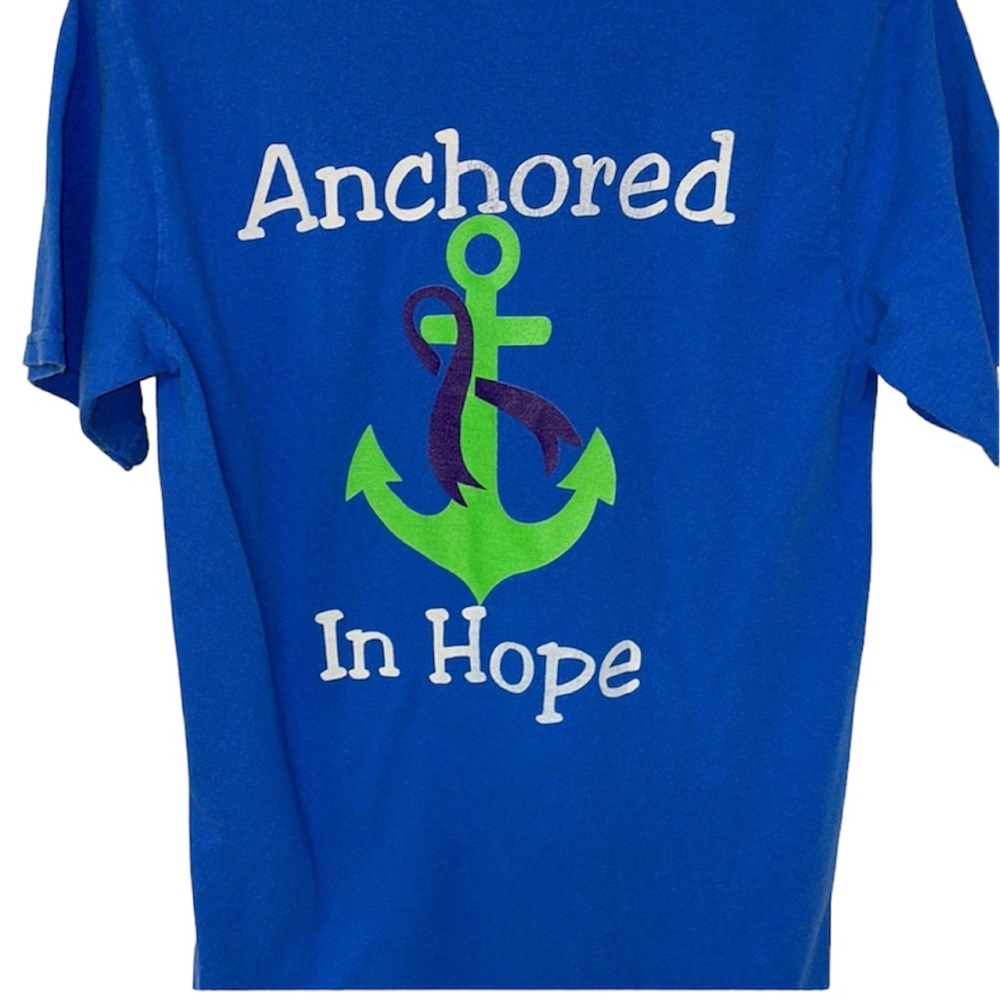 Port and Company women’s small short sleeve top with Hope on anchor on front.